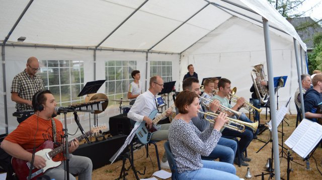 Gezamenlijke afsluiting muzikale Dorpshoes gebruikers (woensdag 10 juli 2019)